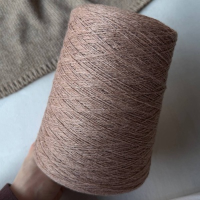 Бобина Coarsehair by Loro Piana (100% кашемир), 550 м. (346815, Пудровый раф)