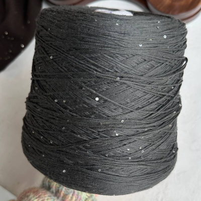 Бобина Kachinelli Merino (85% меринос, 4% хлопок, 11% пайетки), 310 м. (11121, Пыльный еловый)