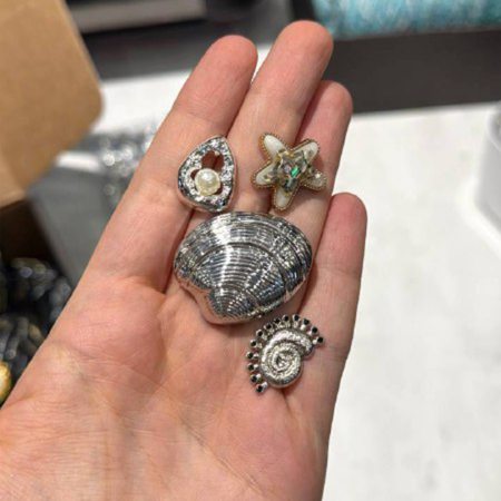 Пуговица CHANEL SS Мидия 38 мм